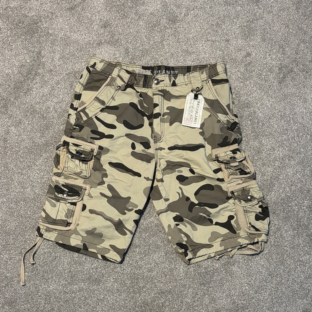 Rocawear Men's Camouflage Cargo Shorts
